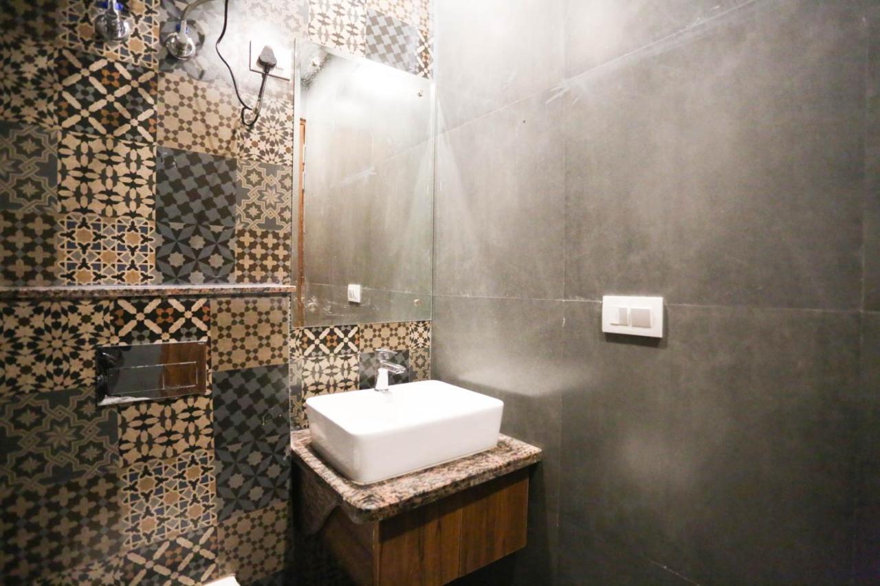 Hotel Swan Suite Near Delhi Airport 新德里 外观 照片